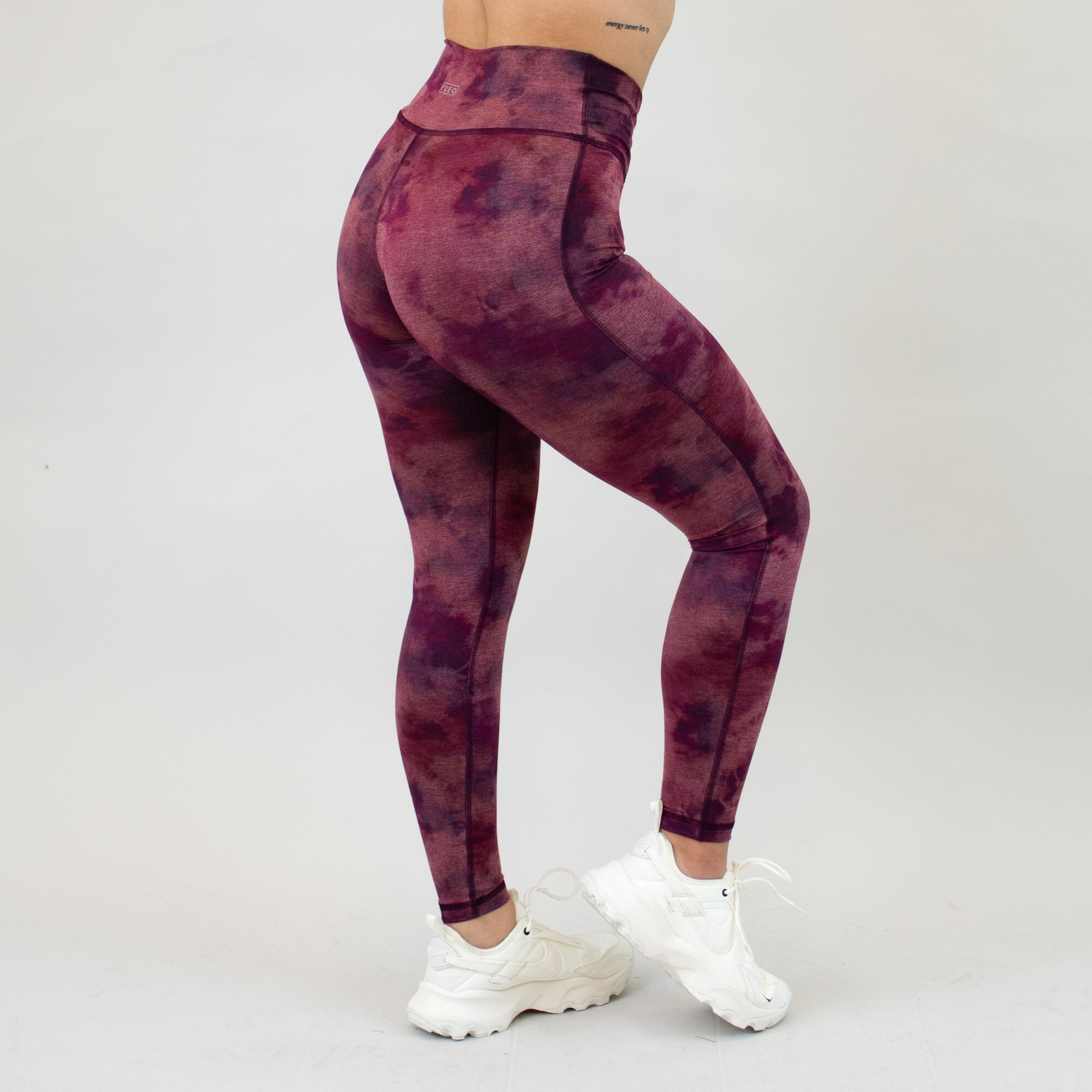 Ruby Smoke V Waistband Leggings 7/8 25" - Mid High Rise