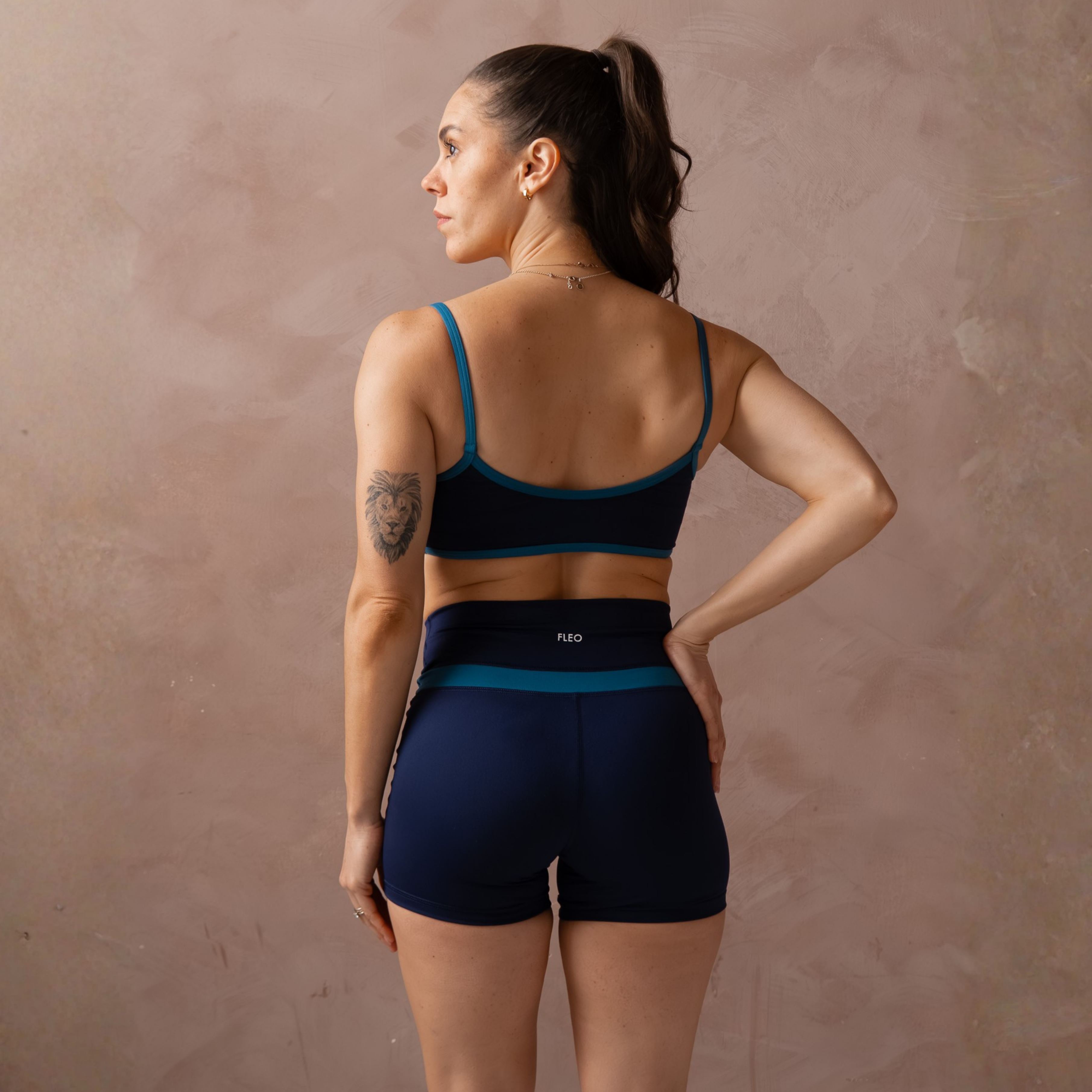 Double Take Short 4" - No Front Seam - Higher Rise