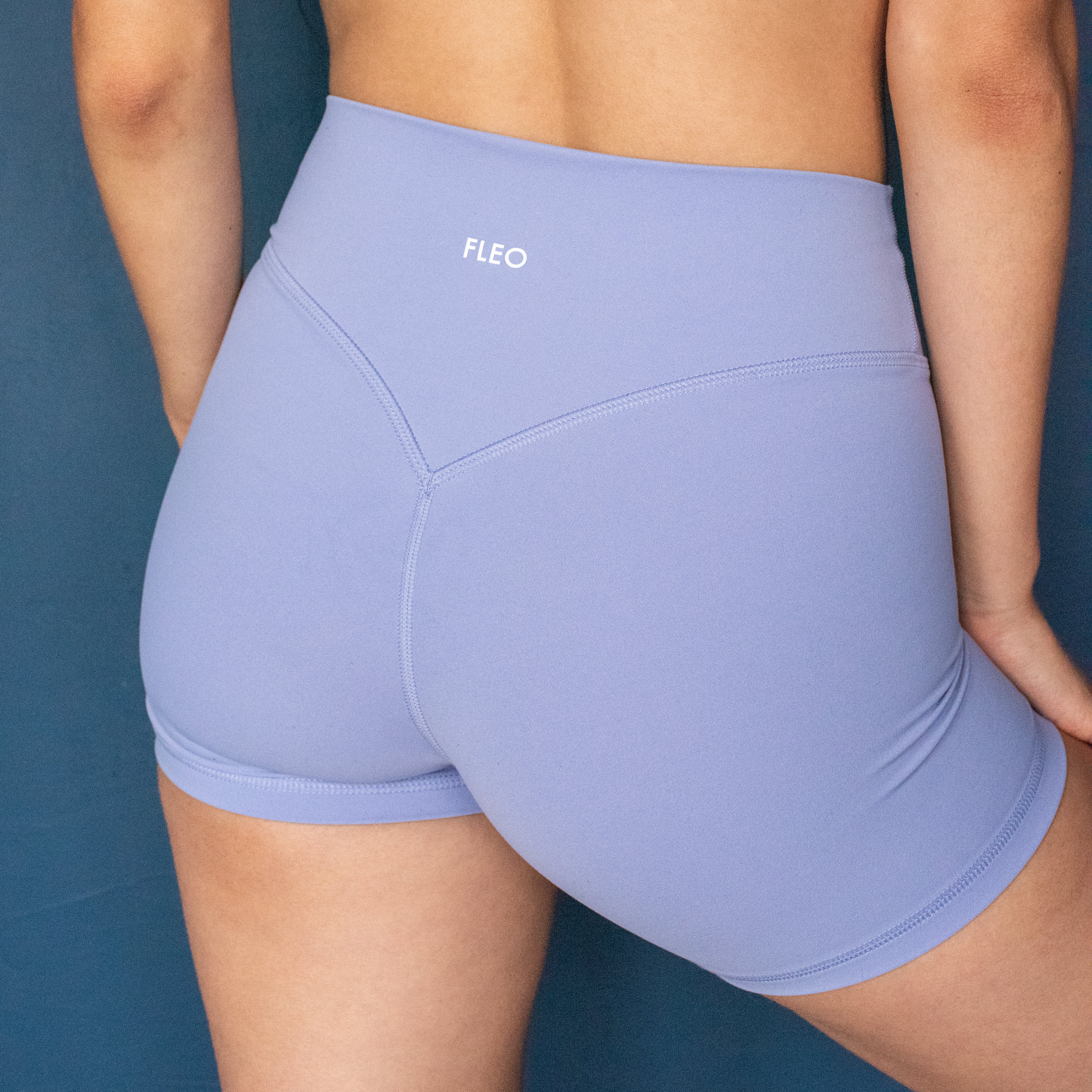 SmoothSculpt Uplift V Back Short 5"