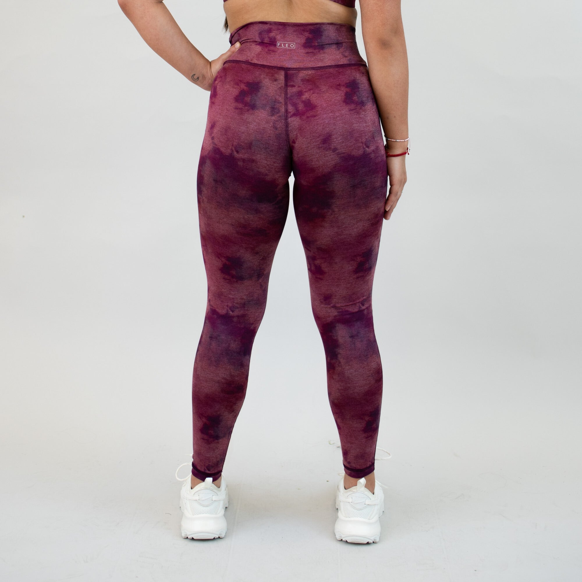 Ruby Smoke V Waistband Leggings 7/8 25" - Mid High Rise