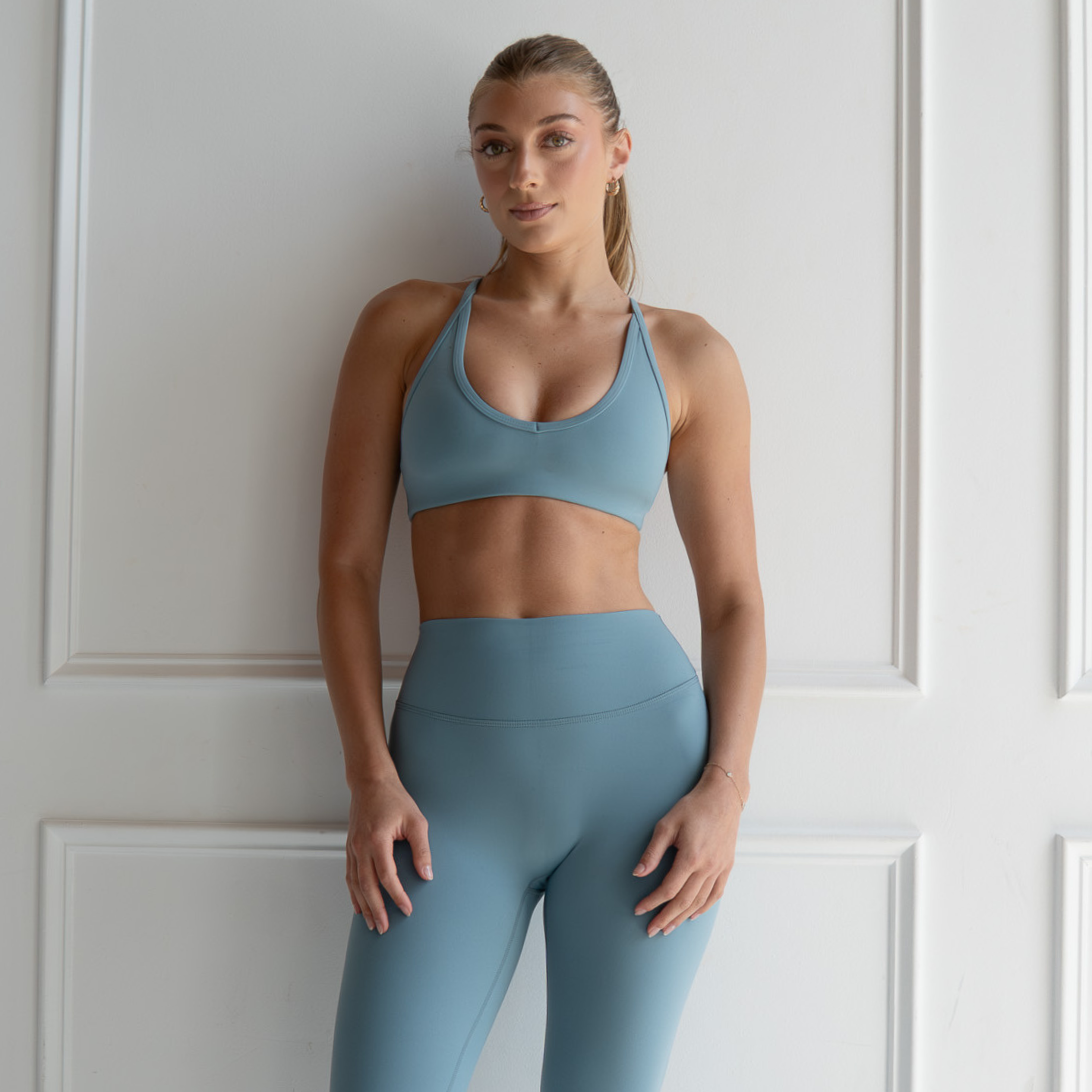 SmoothSculpt Raven Sports Bra - Light Support