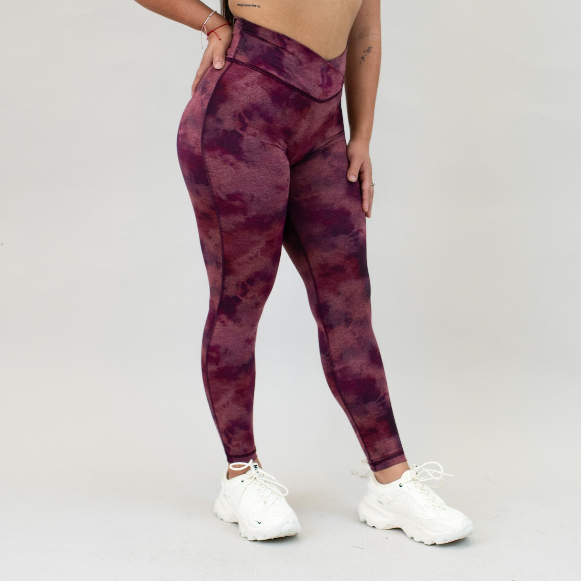 Ruby Smoke V Waistband Leggings 7/8 25" - Mid High Rise