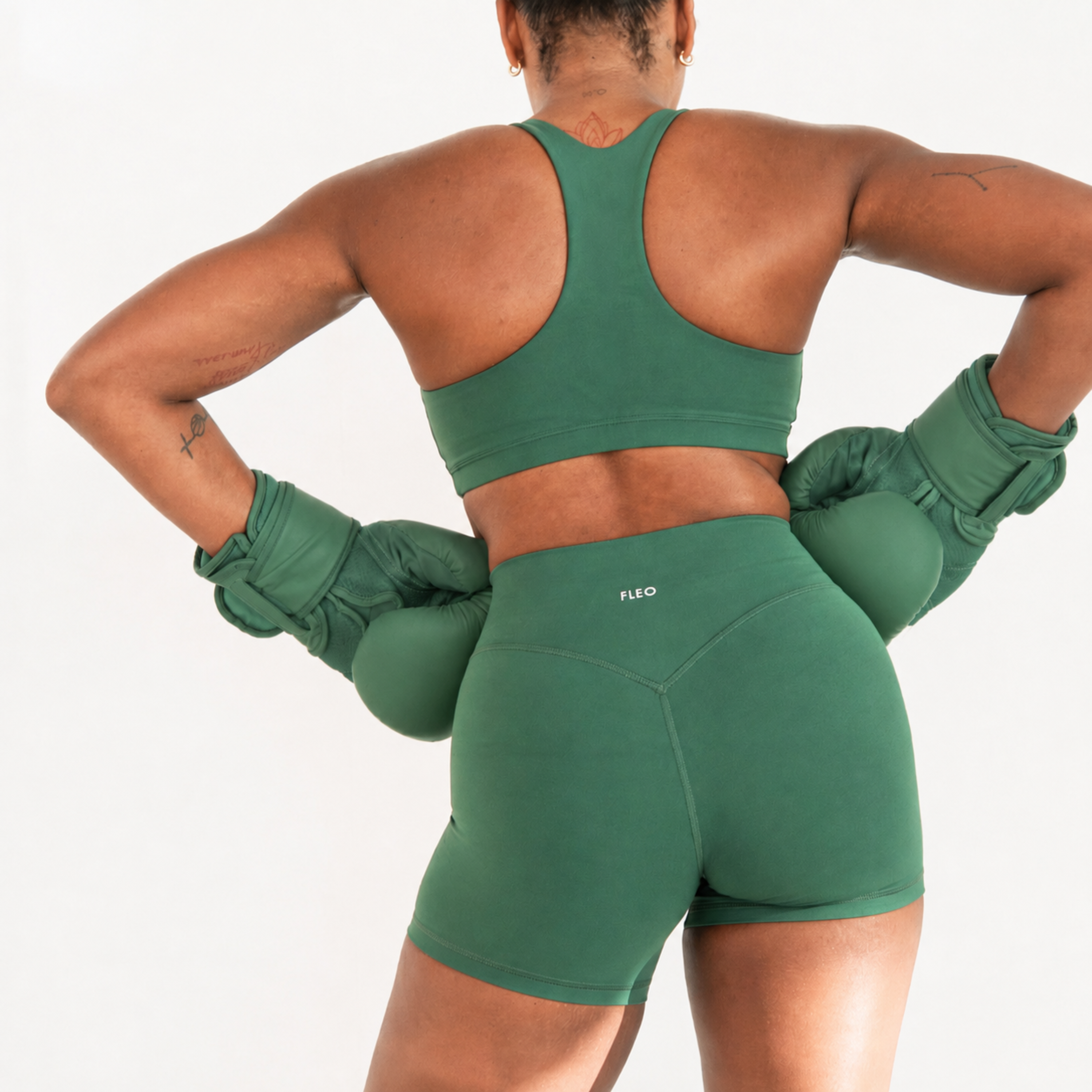 SmoothSculpt Uplift V Back Short 5"