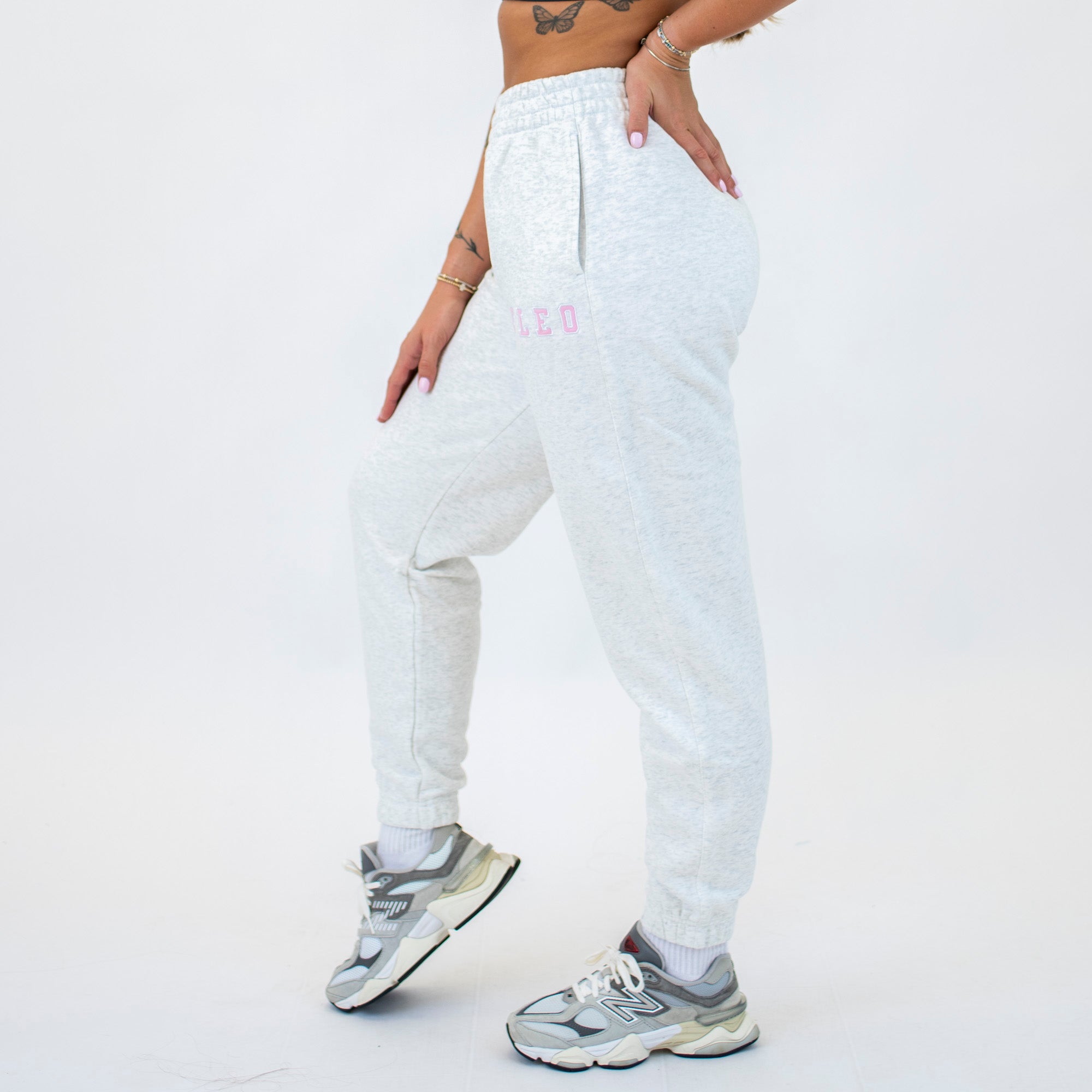 Heather White Gray Weekender Jogger | FLEO