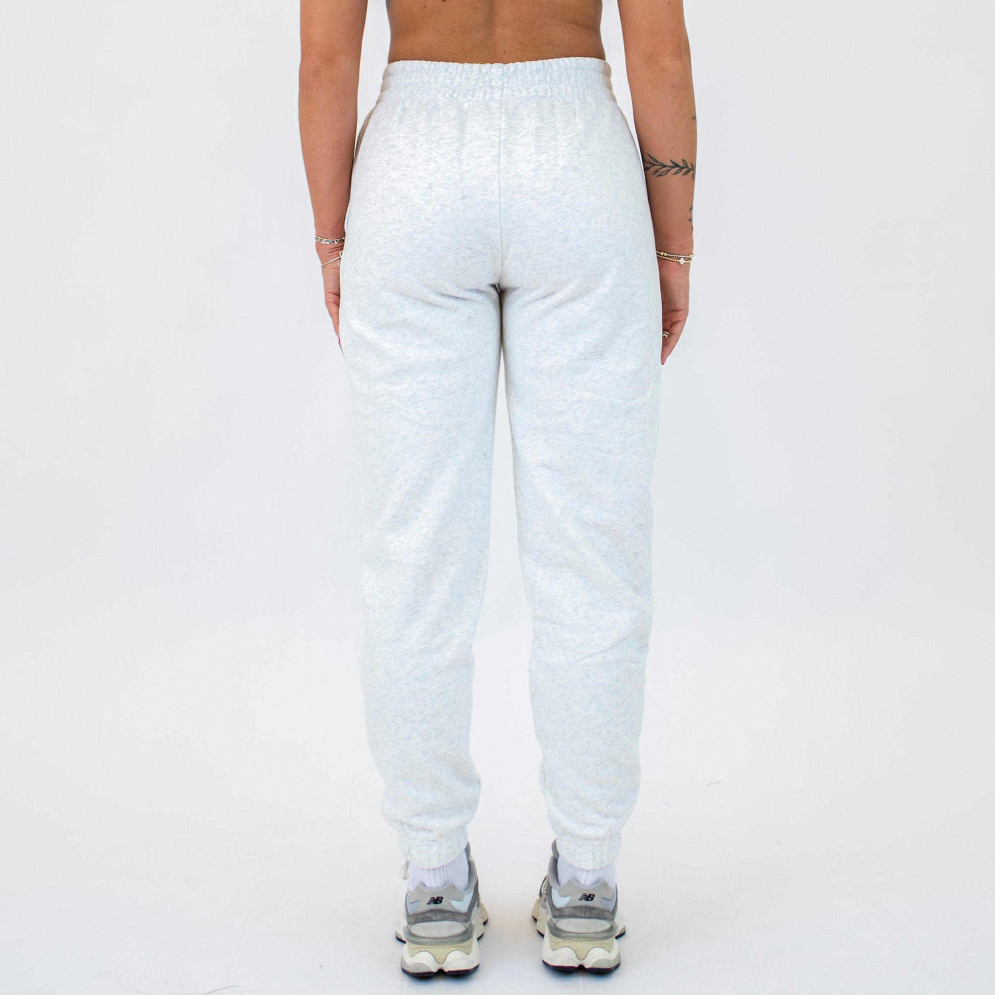 Heather White Gray Weekender Jogger | FLEO