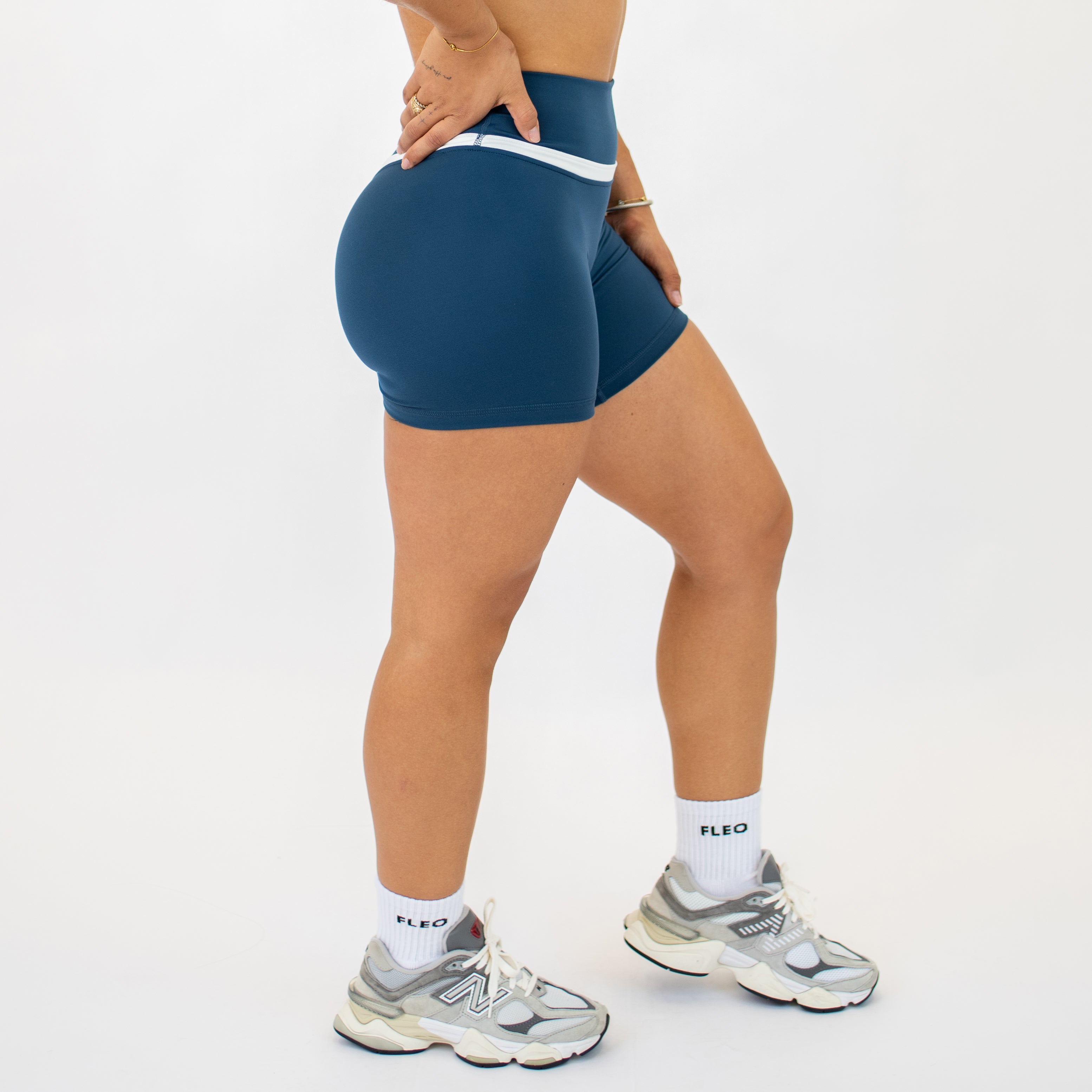 V Define Short 5" - No Front Seam - High Rise