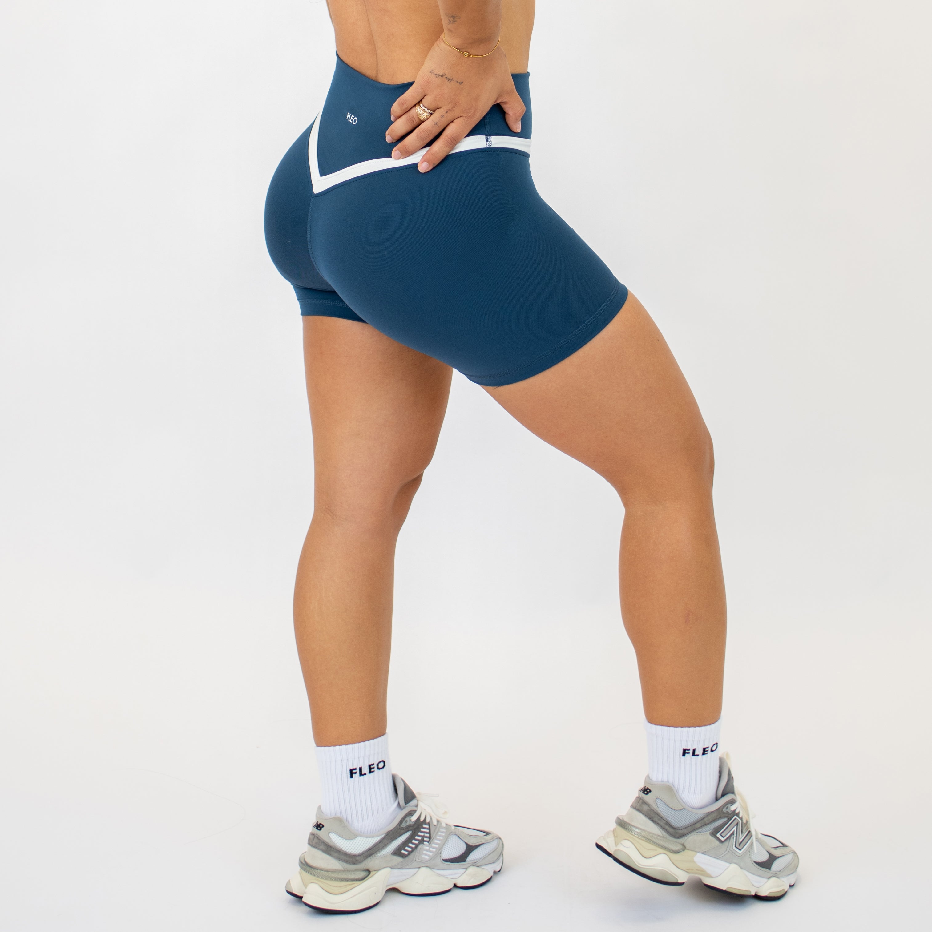 V Define Short 5" - No Front Seam - High Rise