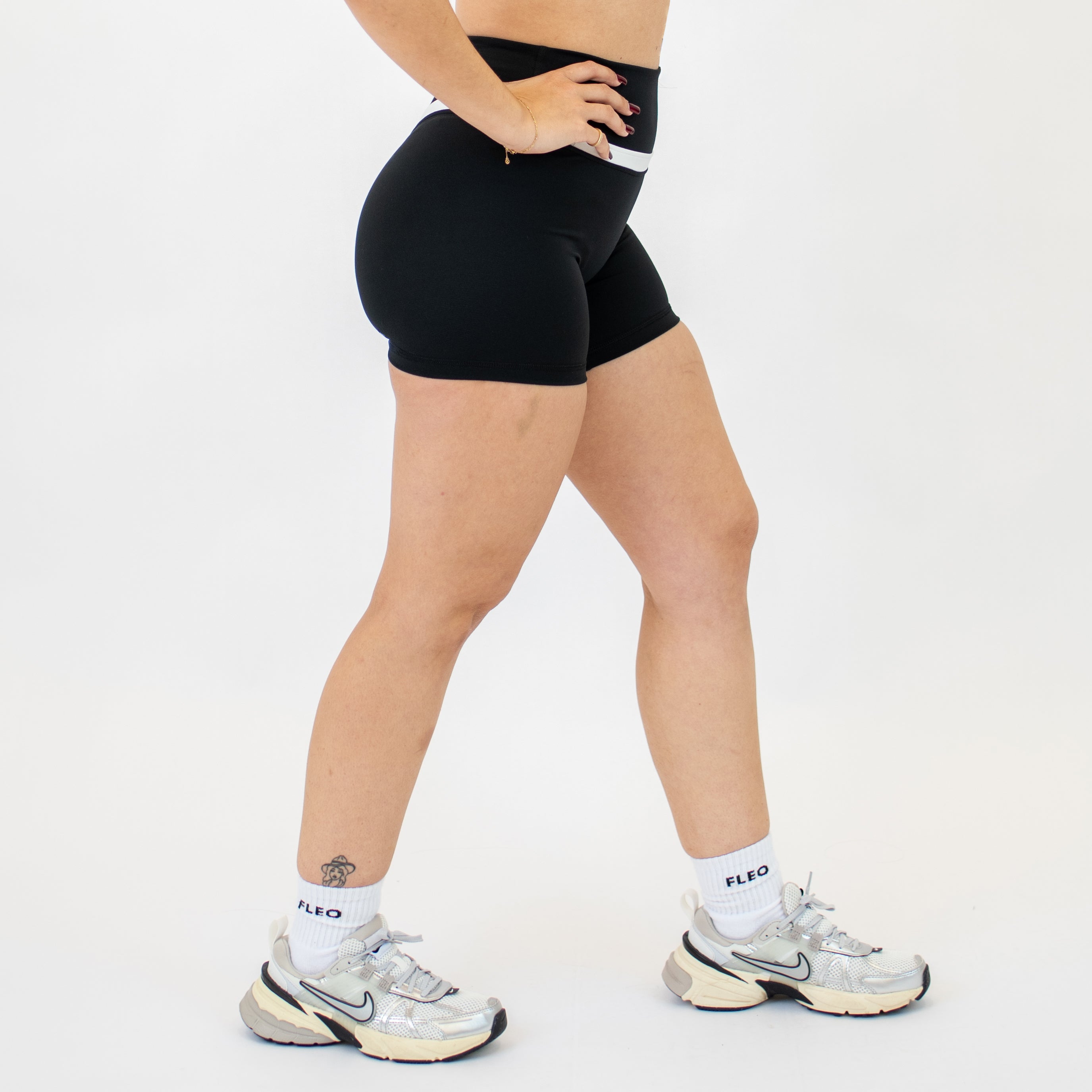 V Define Short 5" - No Front Seam - High Rise