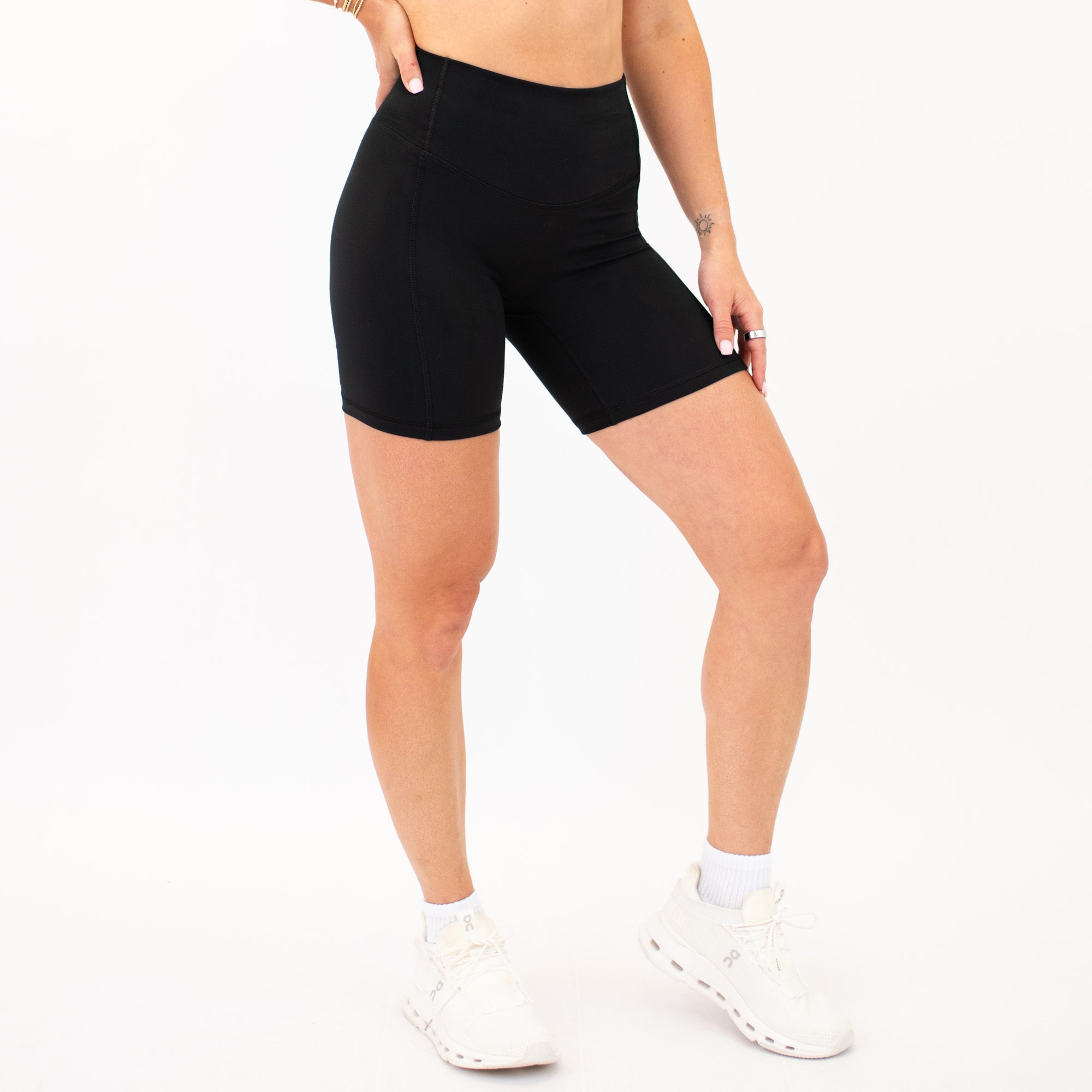Black No Front Seam Training Short - Pedal