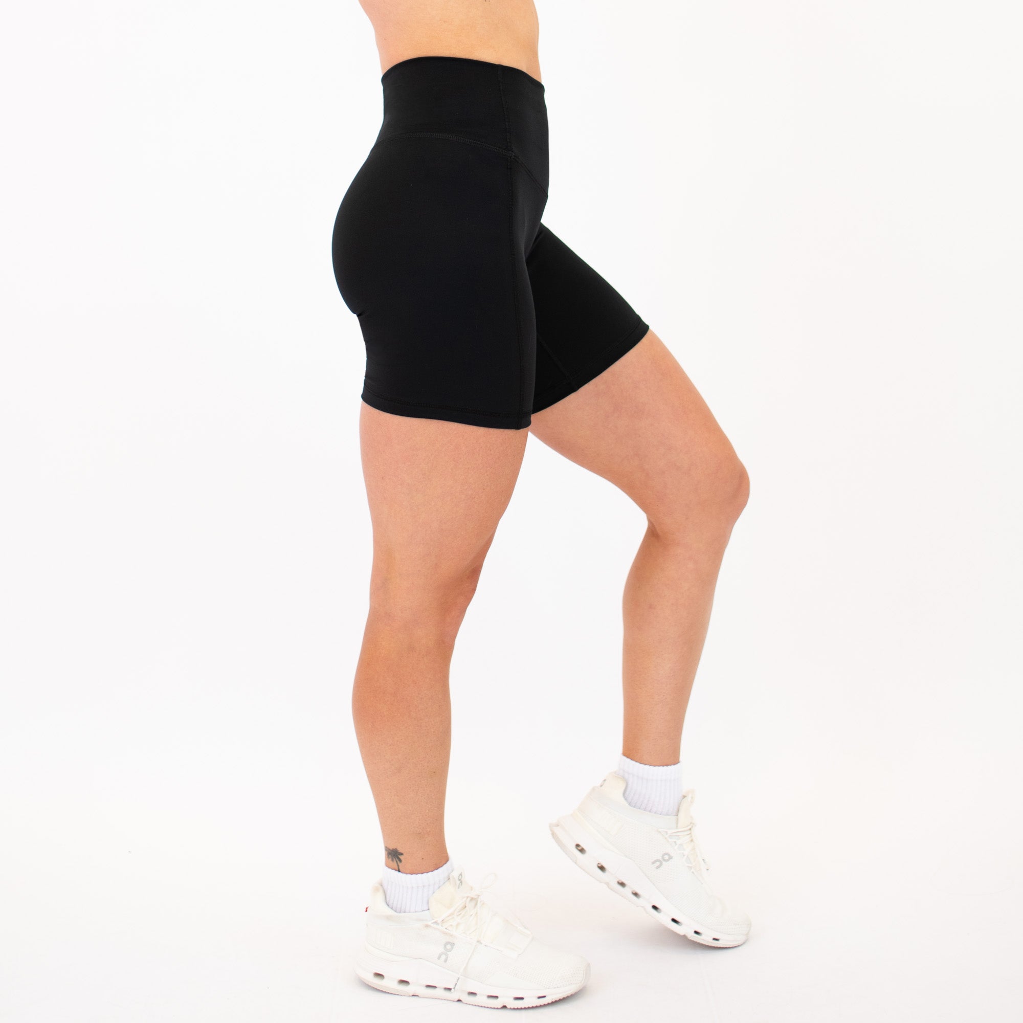 Black No Front Seam Training Short - Pedal