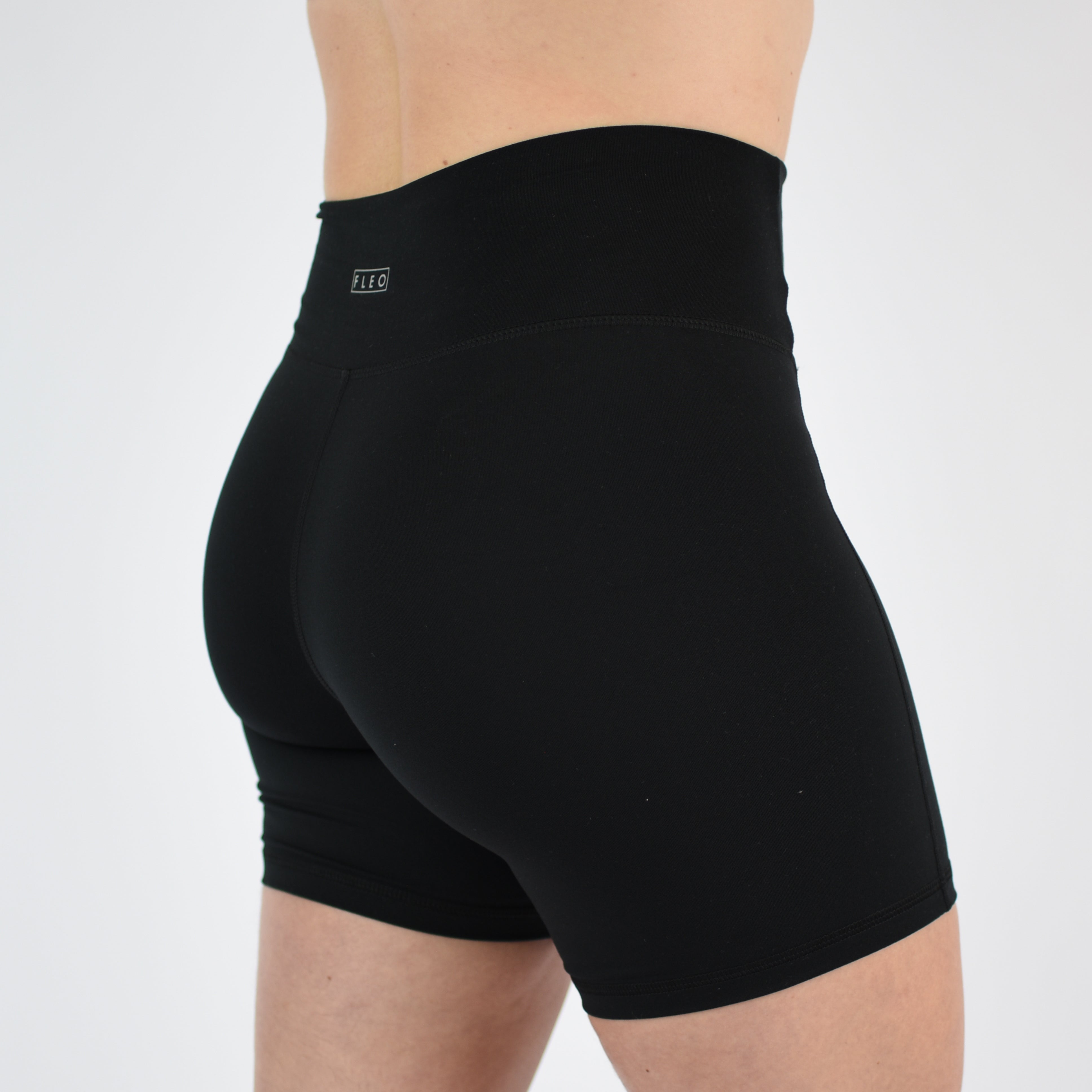 Black No Front Seam Training Short - Pedal