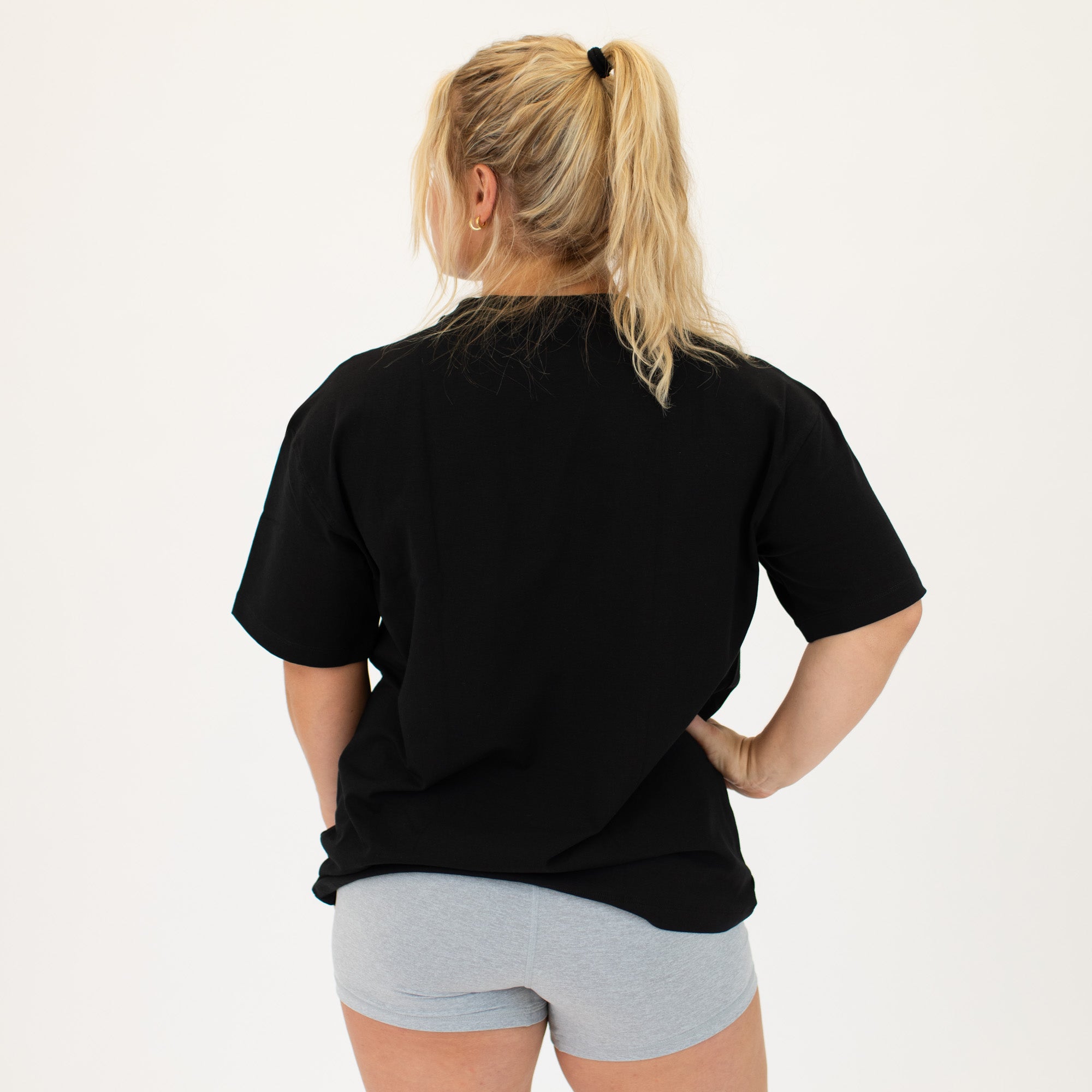 FLEO Essential Tee - Black