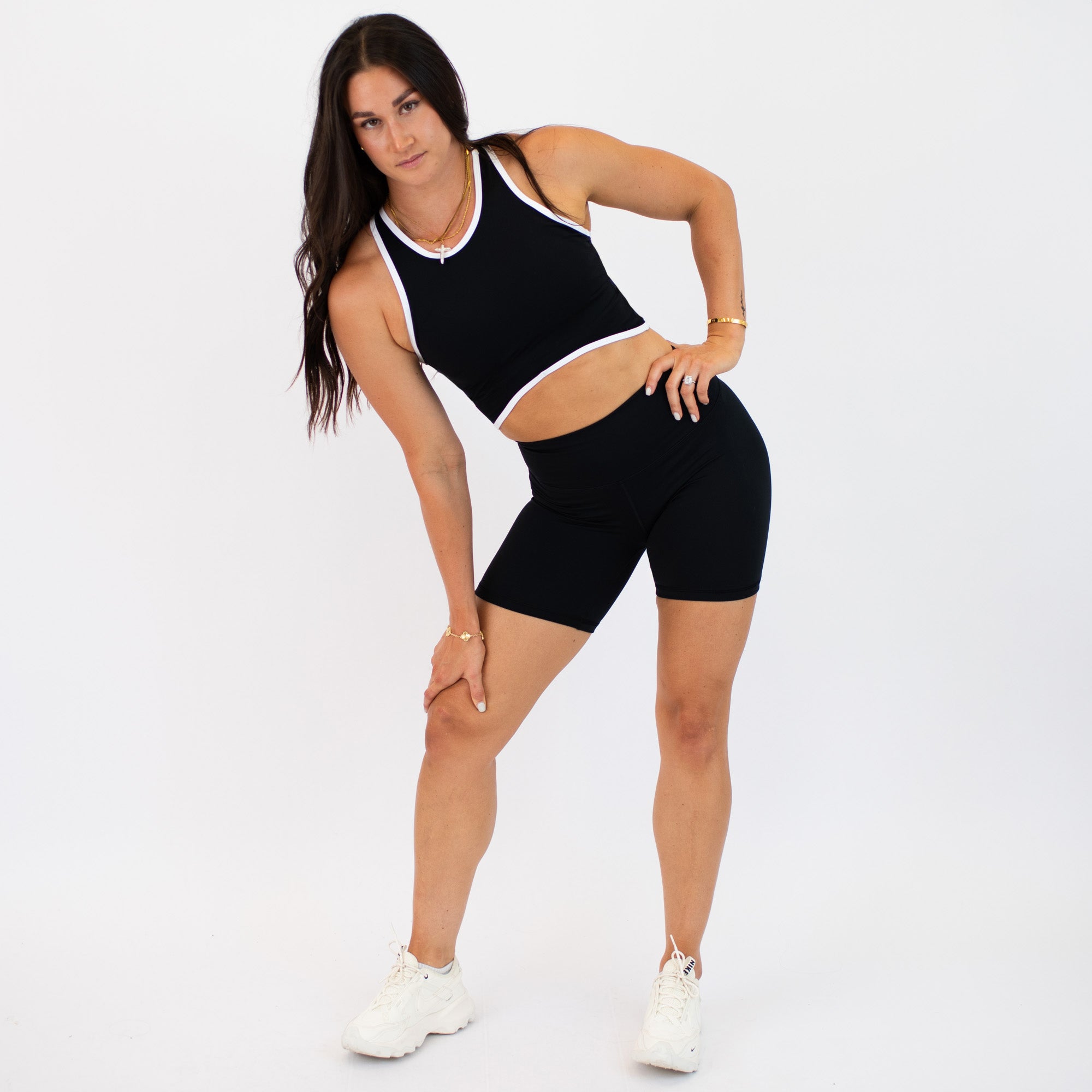 Black & White Curve Crop Tank - Fitted