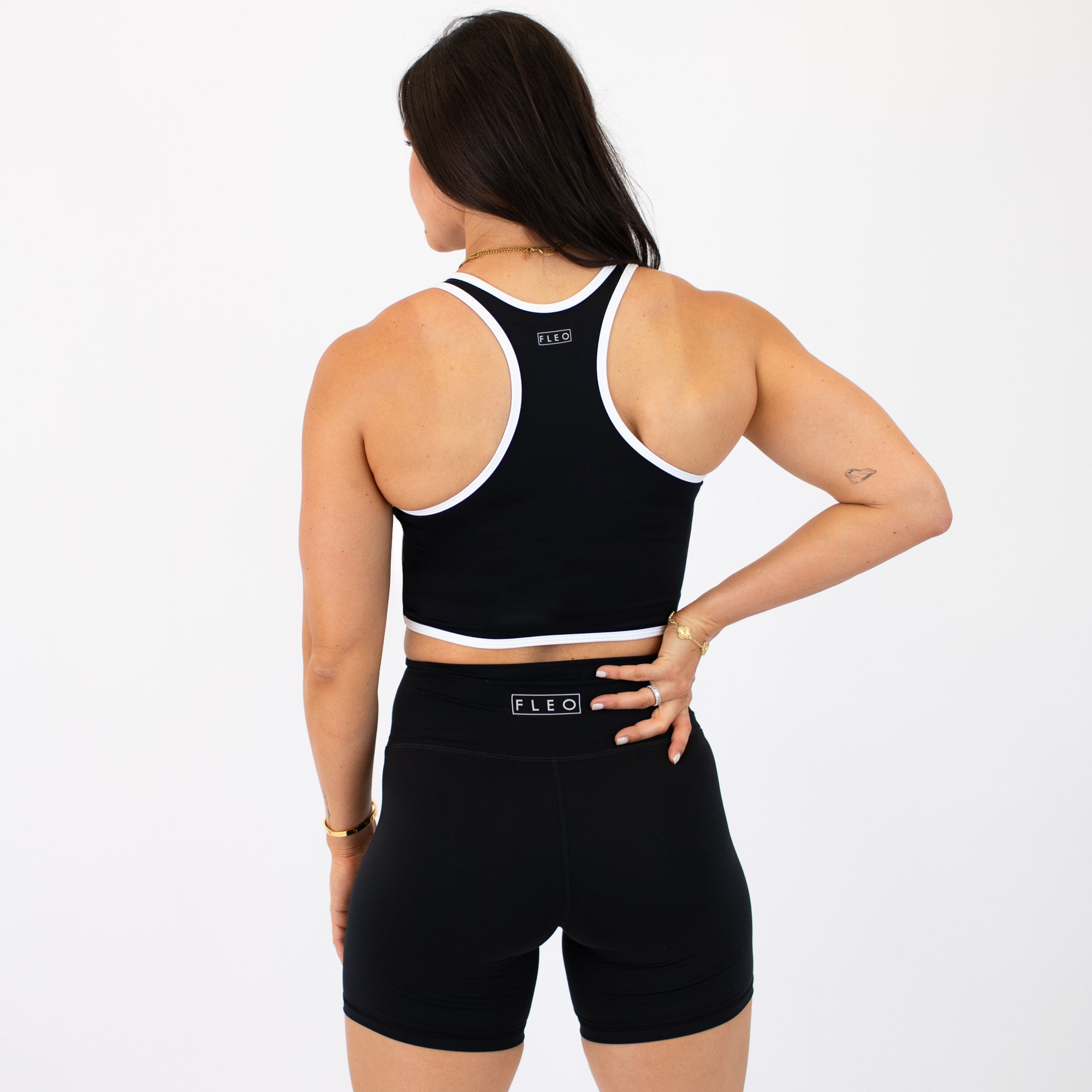 Black & White Curve Crop Tank - Fitted