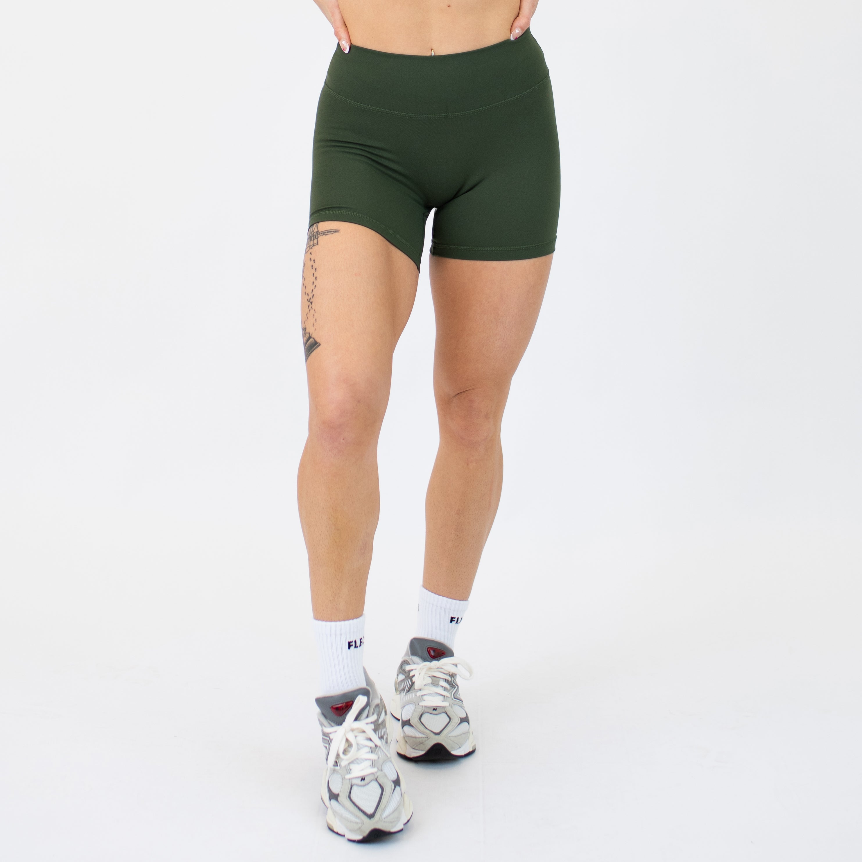 SmoothSculpt Uplift V Back Short 5"