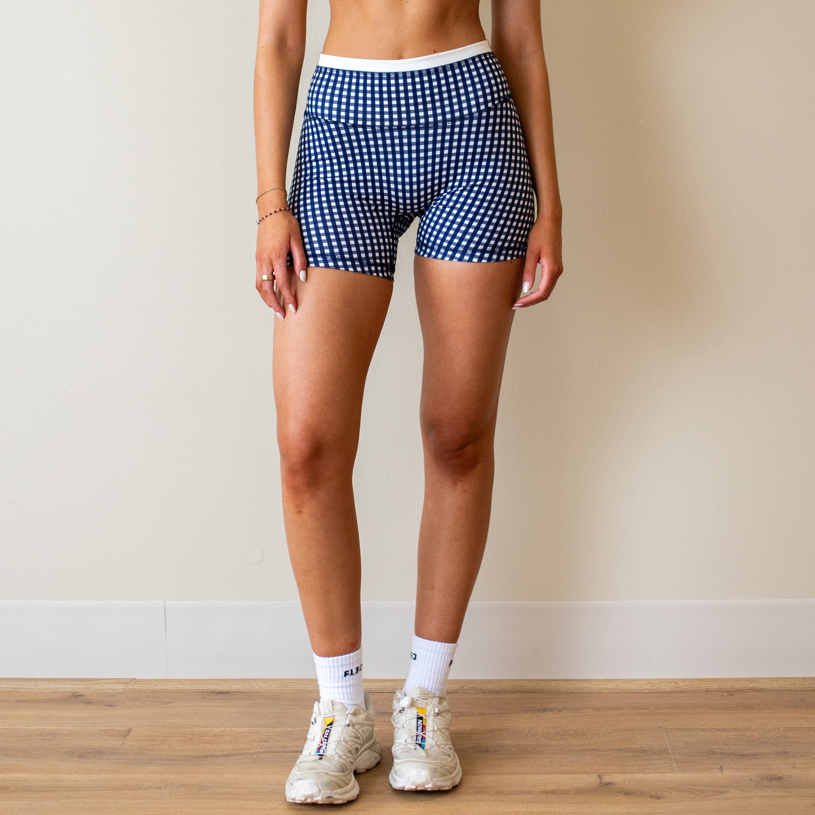 Contrast Core Short 5" - No Front Seam - High Rise