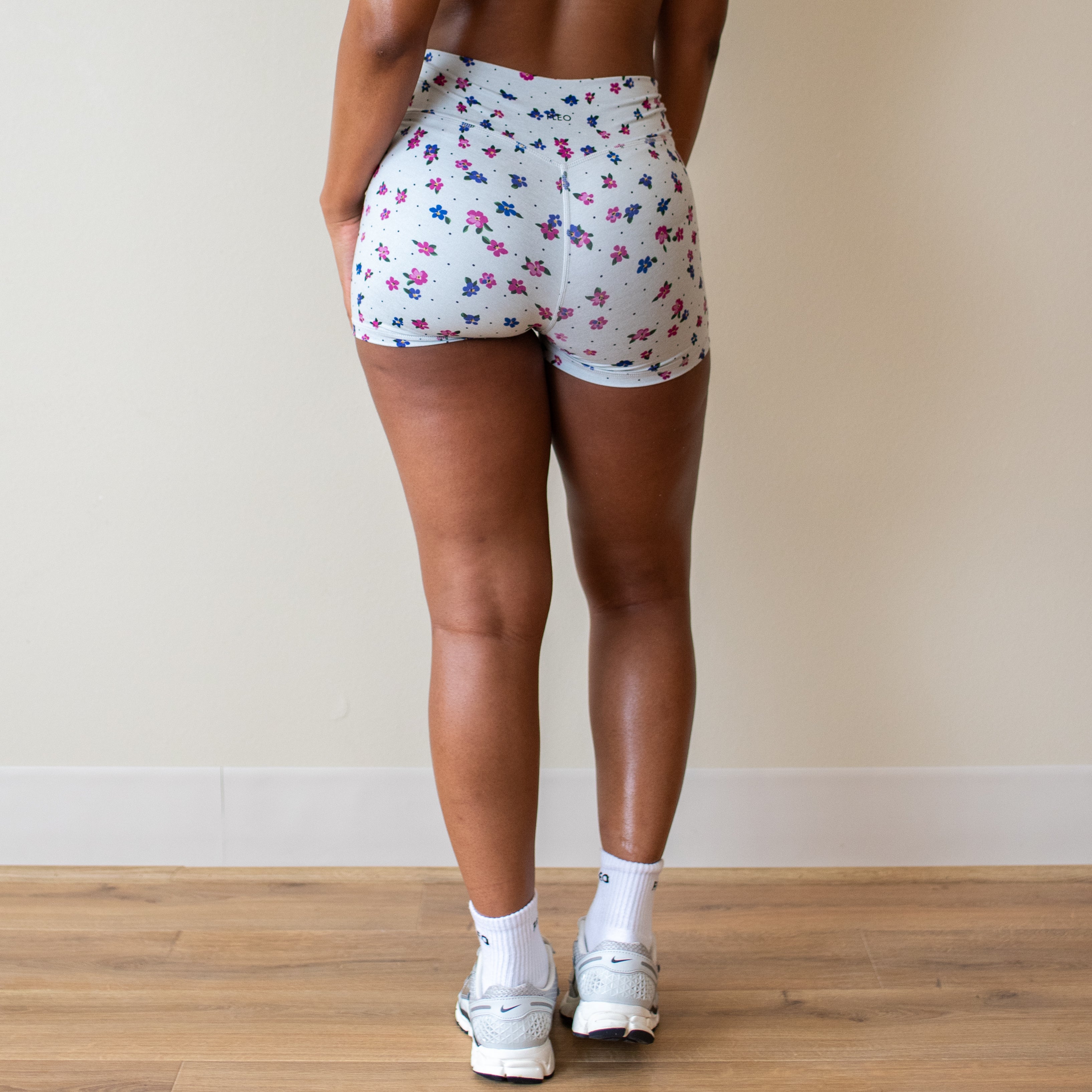 Boost Short 4" - No Front Seam - High Rise