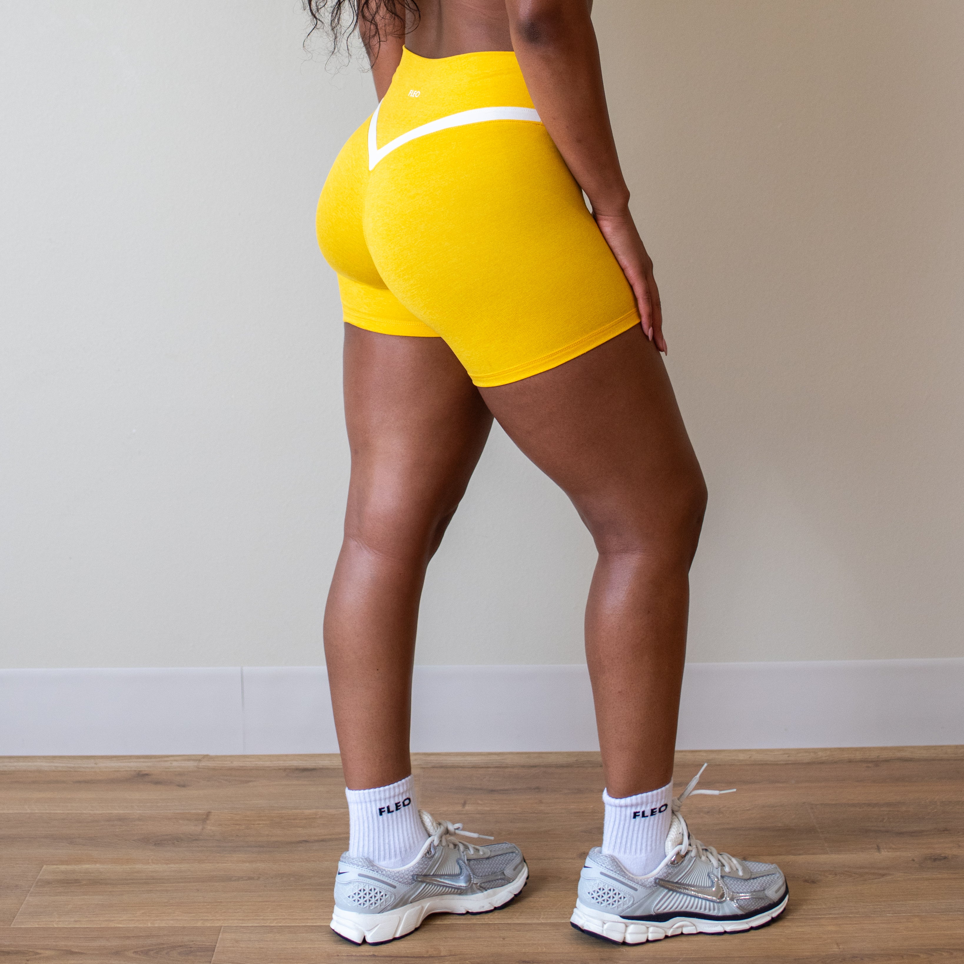 V Define Short 5" - No Front Seam - High Rise