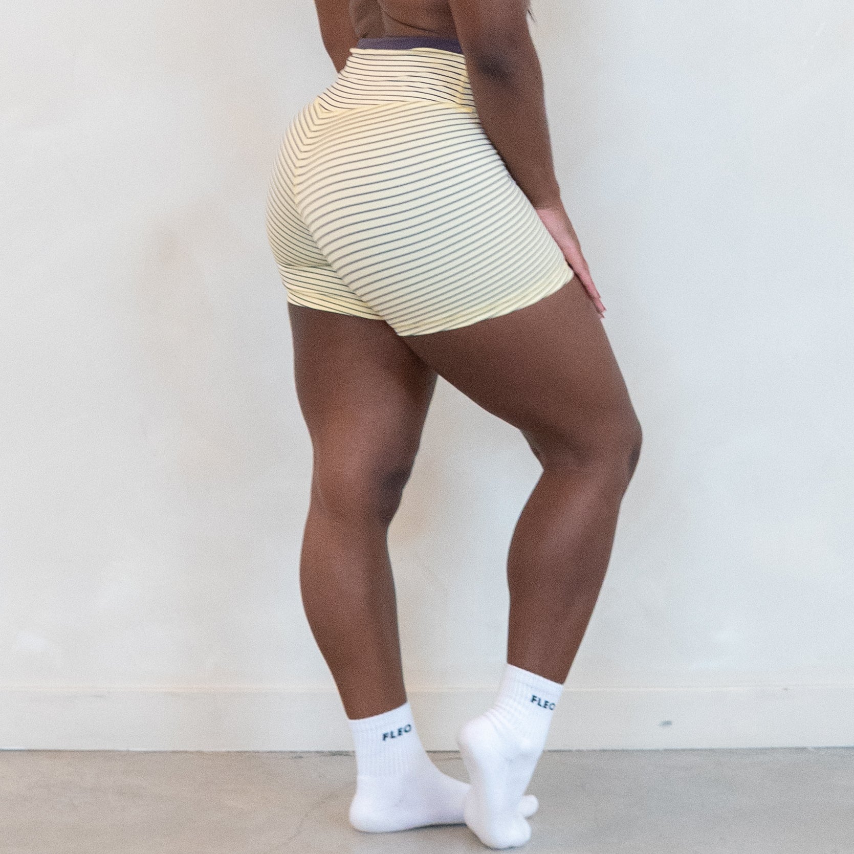 Contrast Core Short 5" - No Front Seam - High Rise