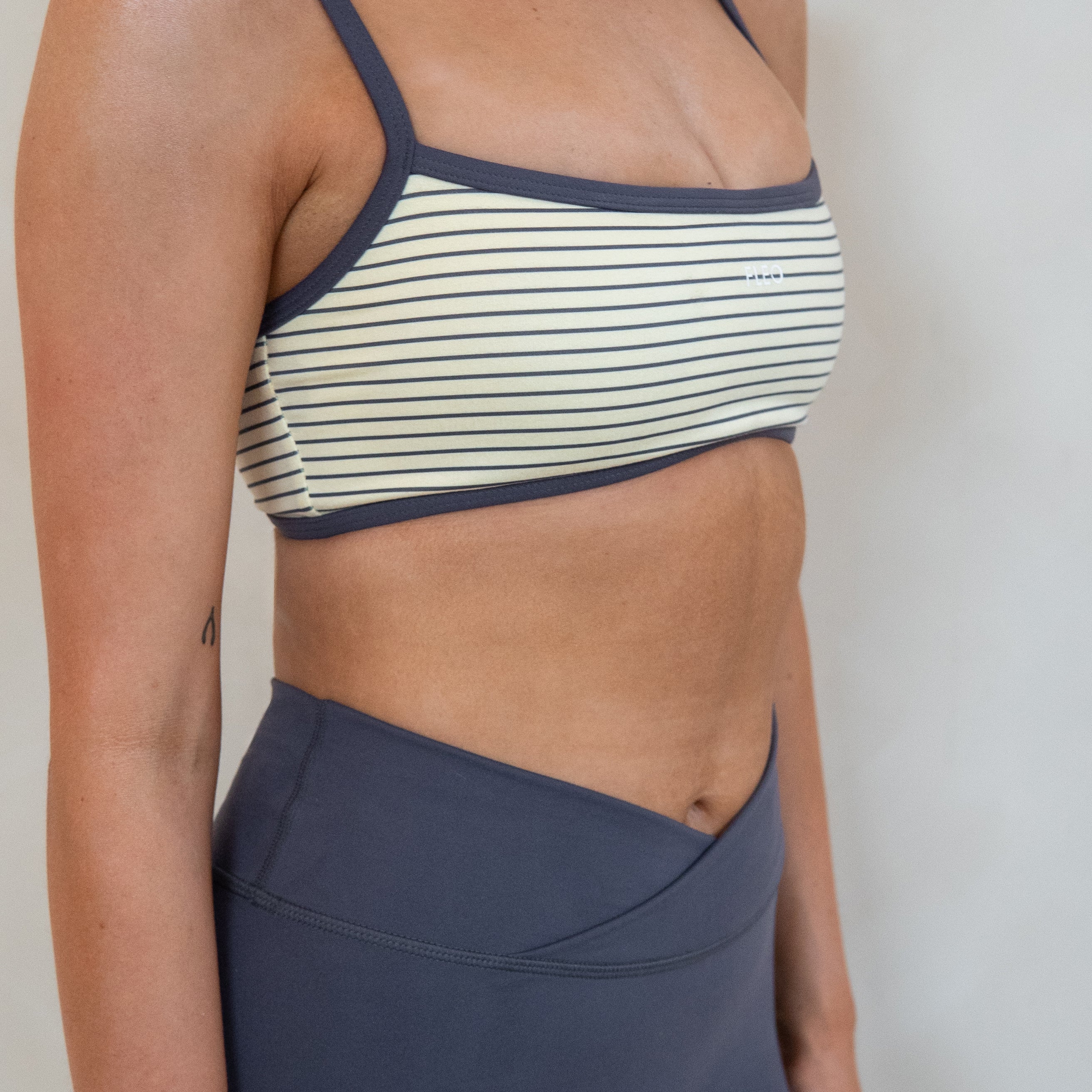 Crossover Short 5" No Front Seam - High Rise
