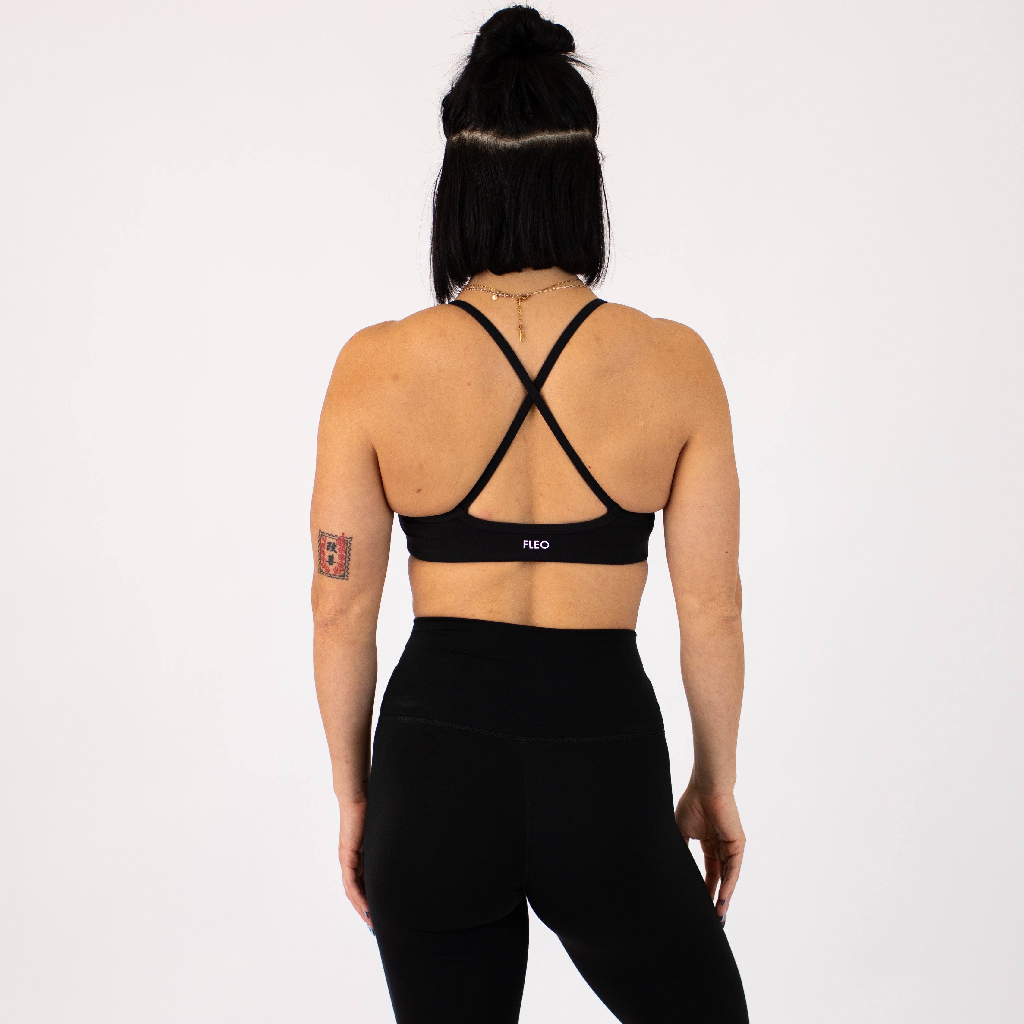 SmoothSculpt Raven Sports Bra - Light Support