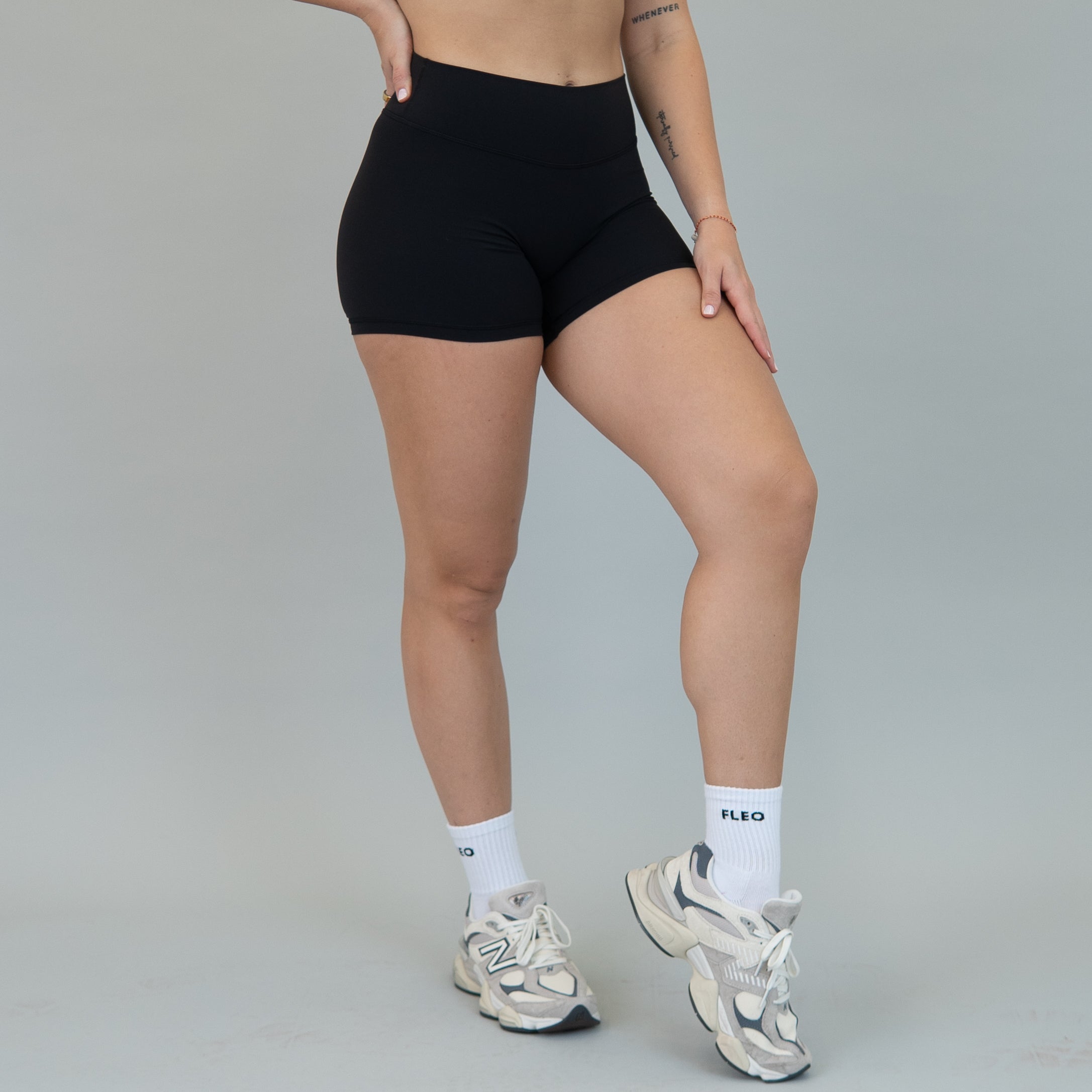SmoothSculpt Uplift V Back Short 5"