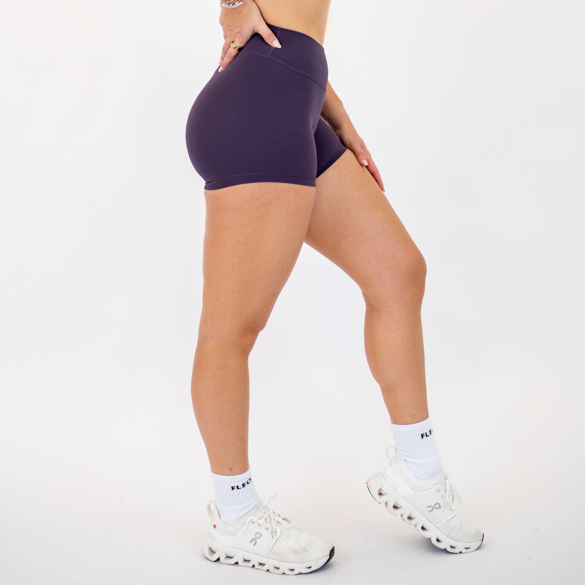 SmoothSculpt Uplift V Back Short 5"