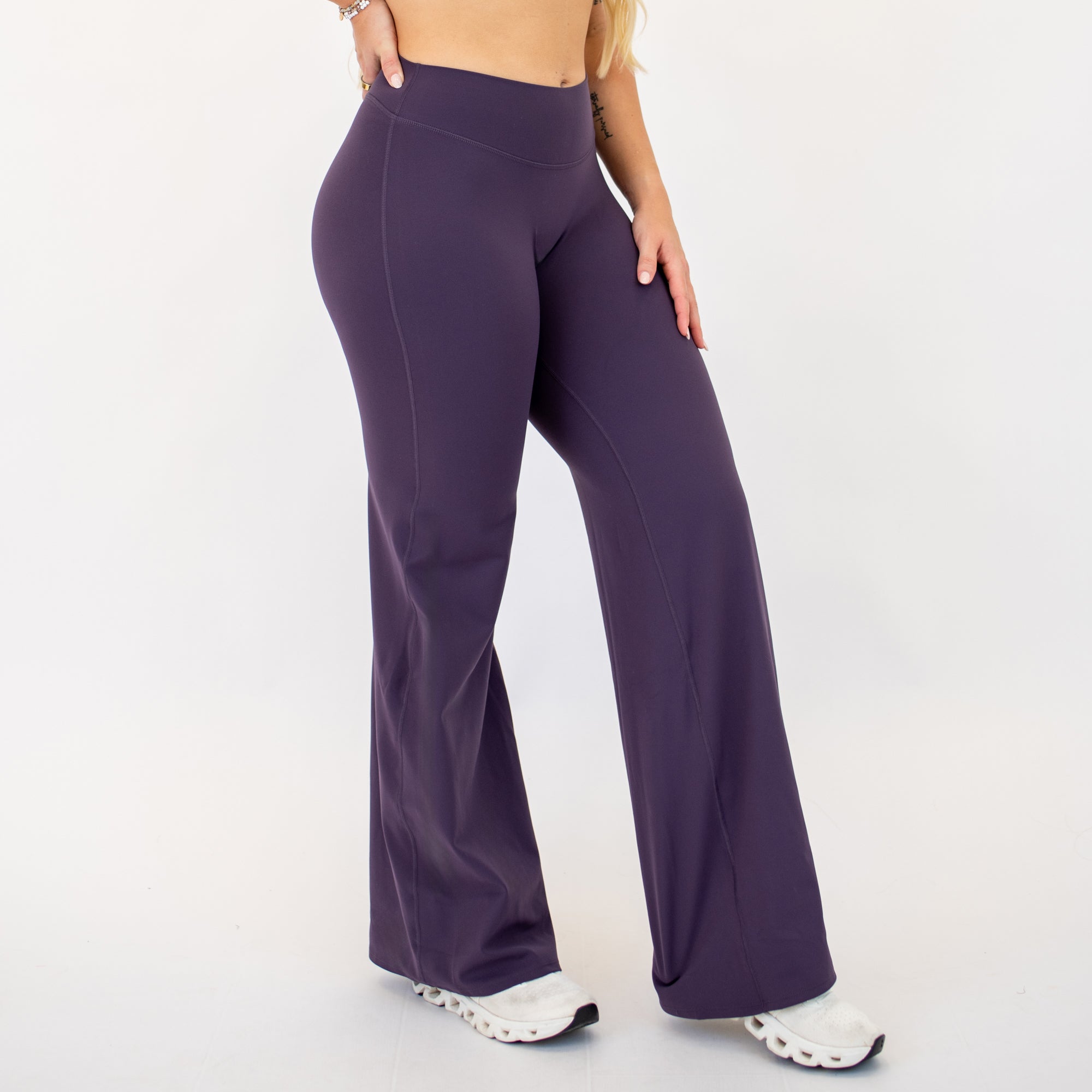 SmoothSculpt Uplift V Back Wide Leg