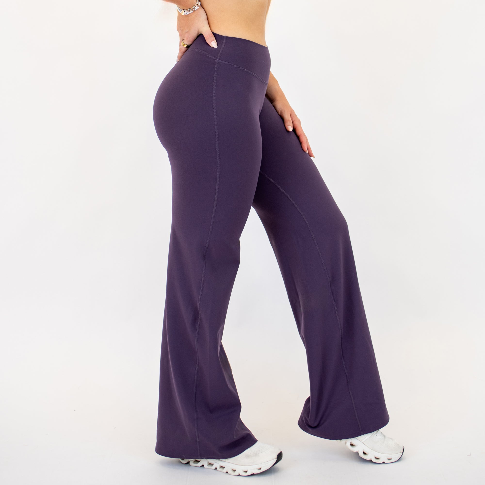 SmoothSculpt Uplift V Back Wide Leg