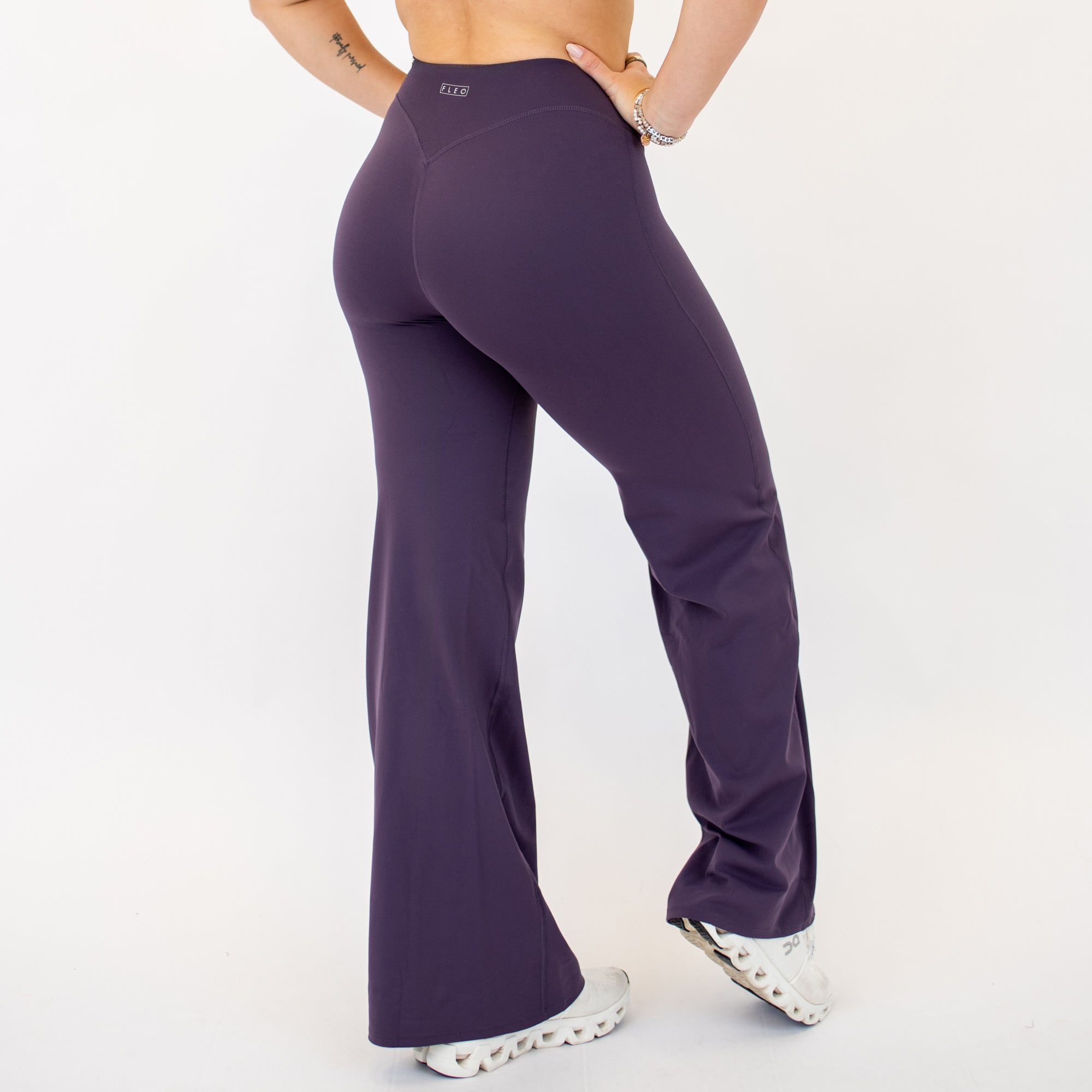 SmoothSculpt Uplift V Back Wide Leg
