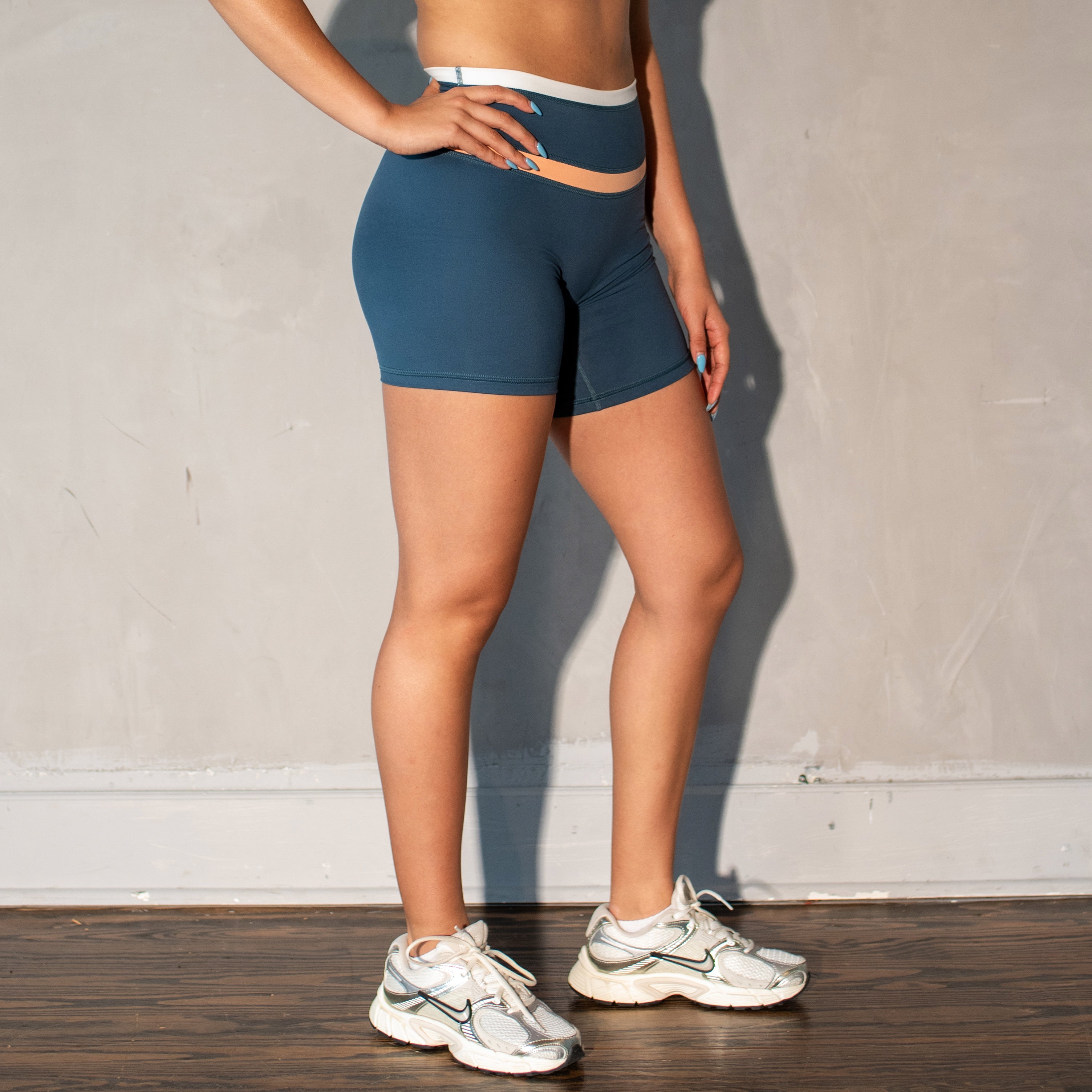 Tier Short 6" - No Front Seam - High Rise