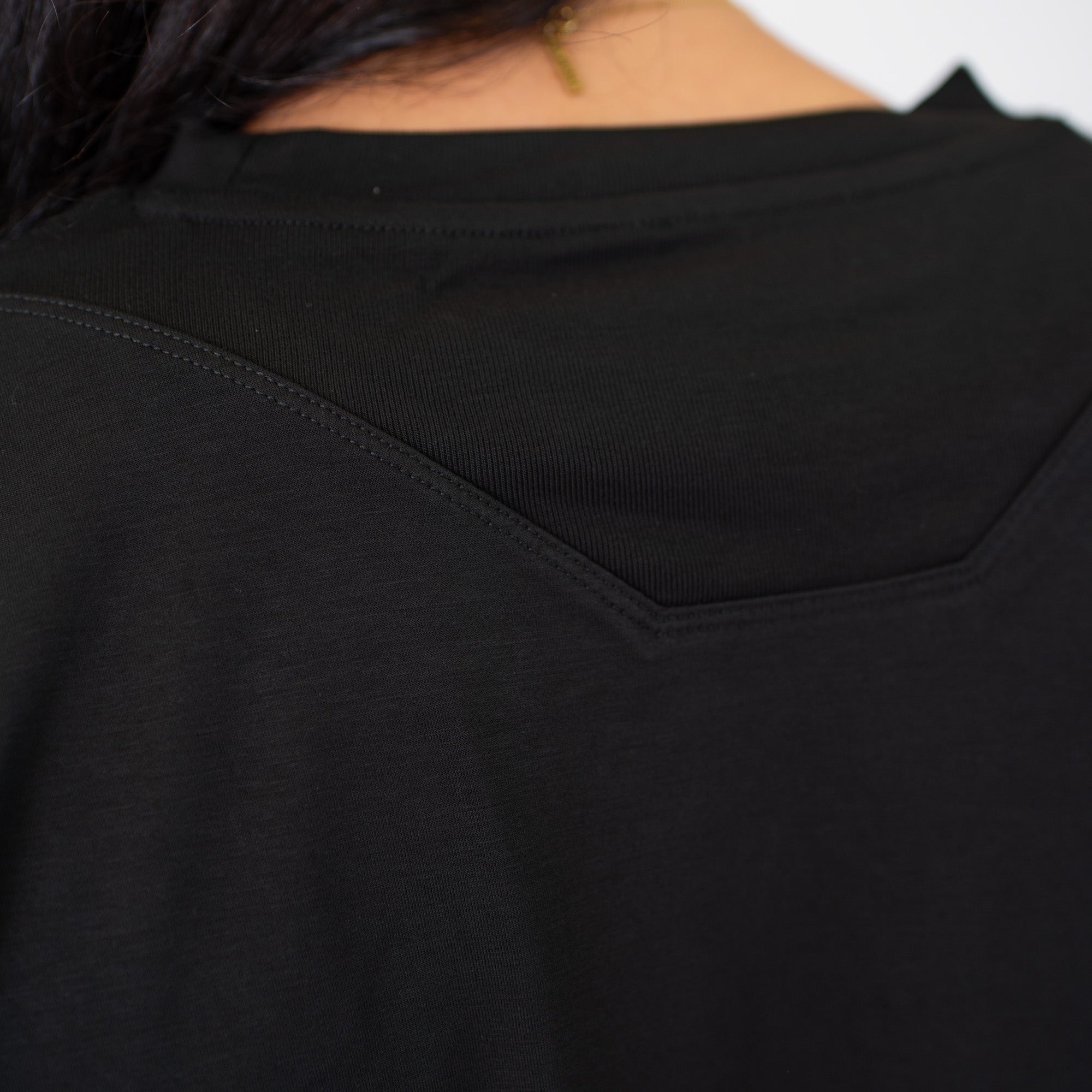 Affinity Oversized Long Sleeve T - Black FLEO Sport