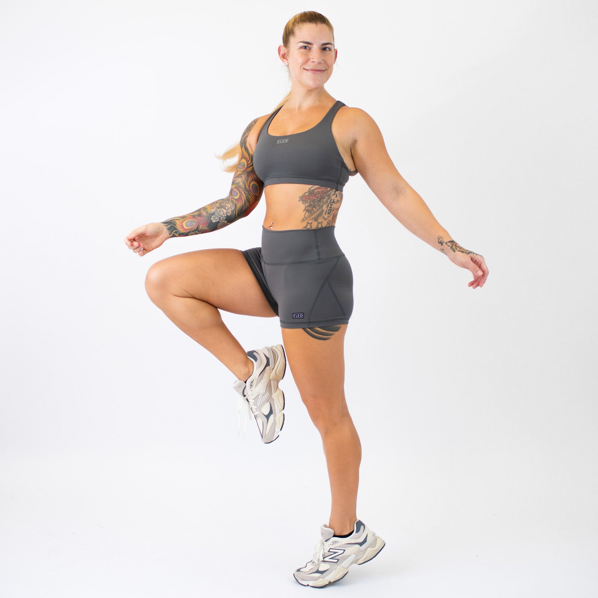 Shadow Apex Contour Training Shorts For Women