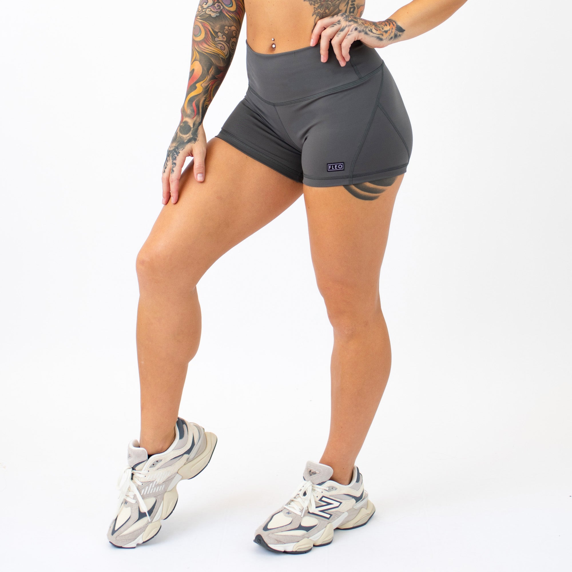 Shadow Apex Contour Training Shorts For Women